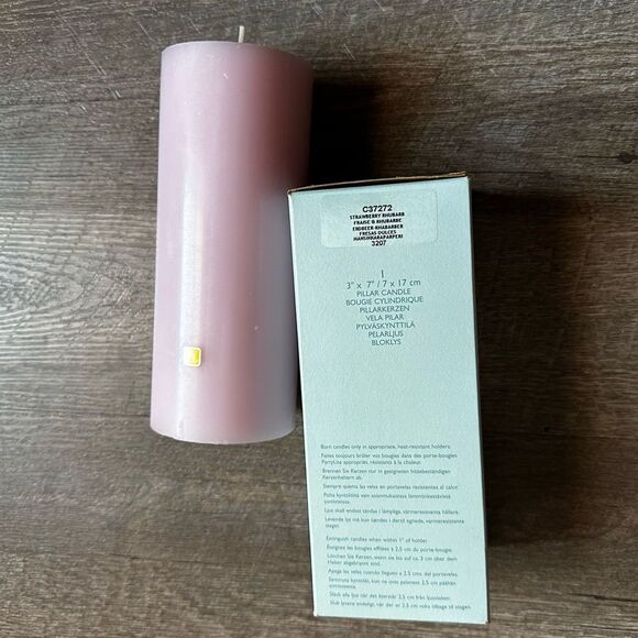 PARTYLITE Strawberry Rhubarb scented Pillar Candle Rare Retired Size 3”X7” NIB - Picture 4 of 9